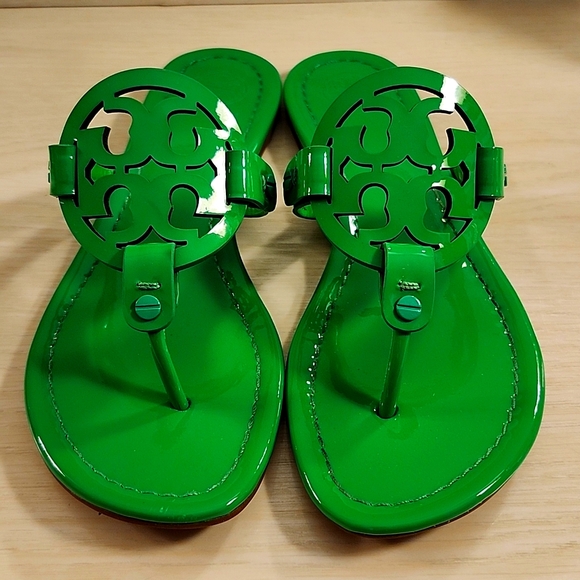 ●RARE●💚 Fluorescent Millers in Green by Tory Burch - Picture 1 of 8